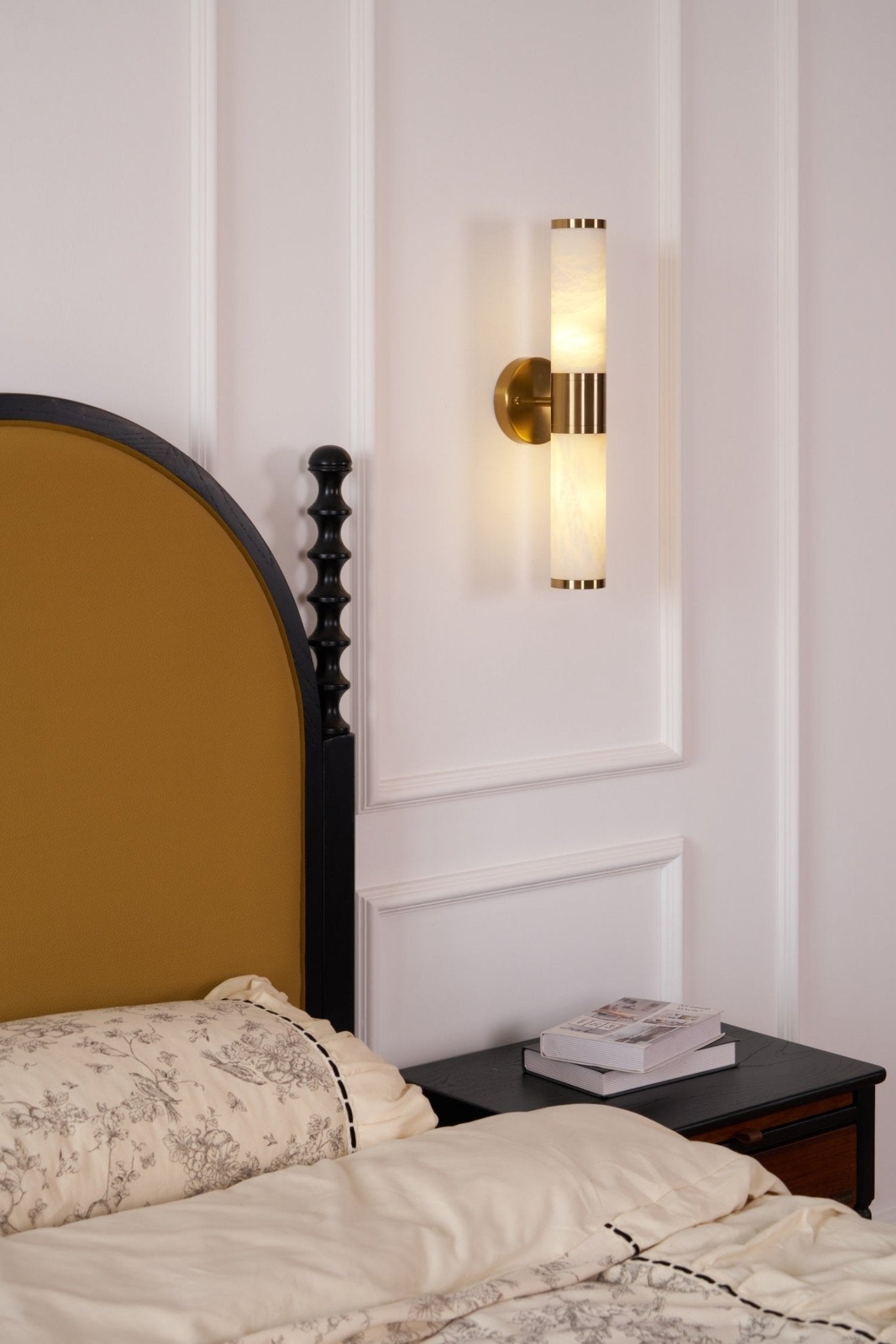 Kaia Minimalist Alabaster Wall Lamp - Neutralighting