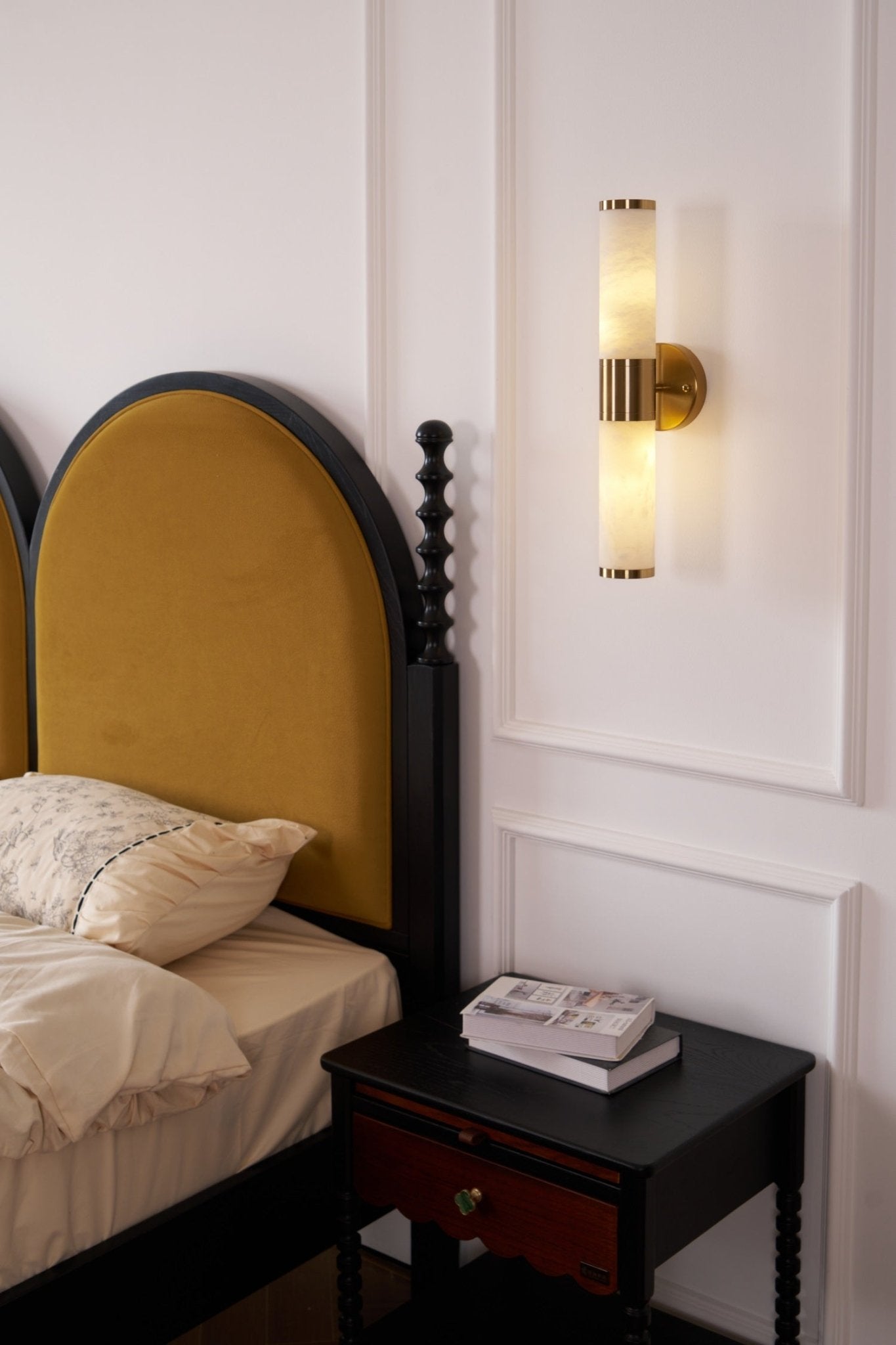 Kaia Minimalist Alabaster Wall Lamp - Neutralighting