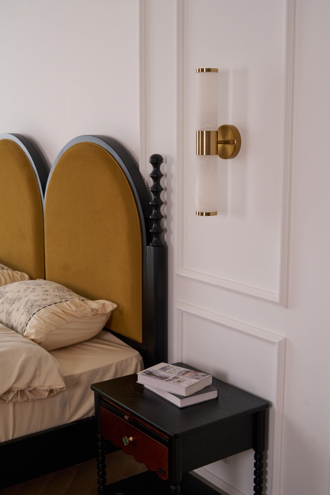 Kaia Minimalist Alabaster Wall Lamp - Neutralighting