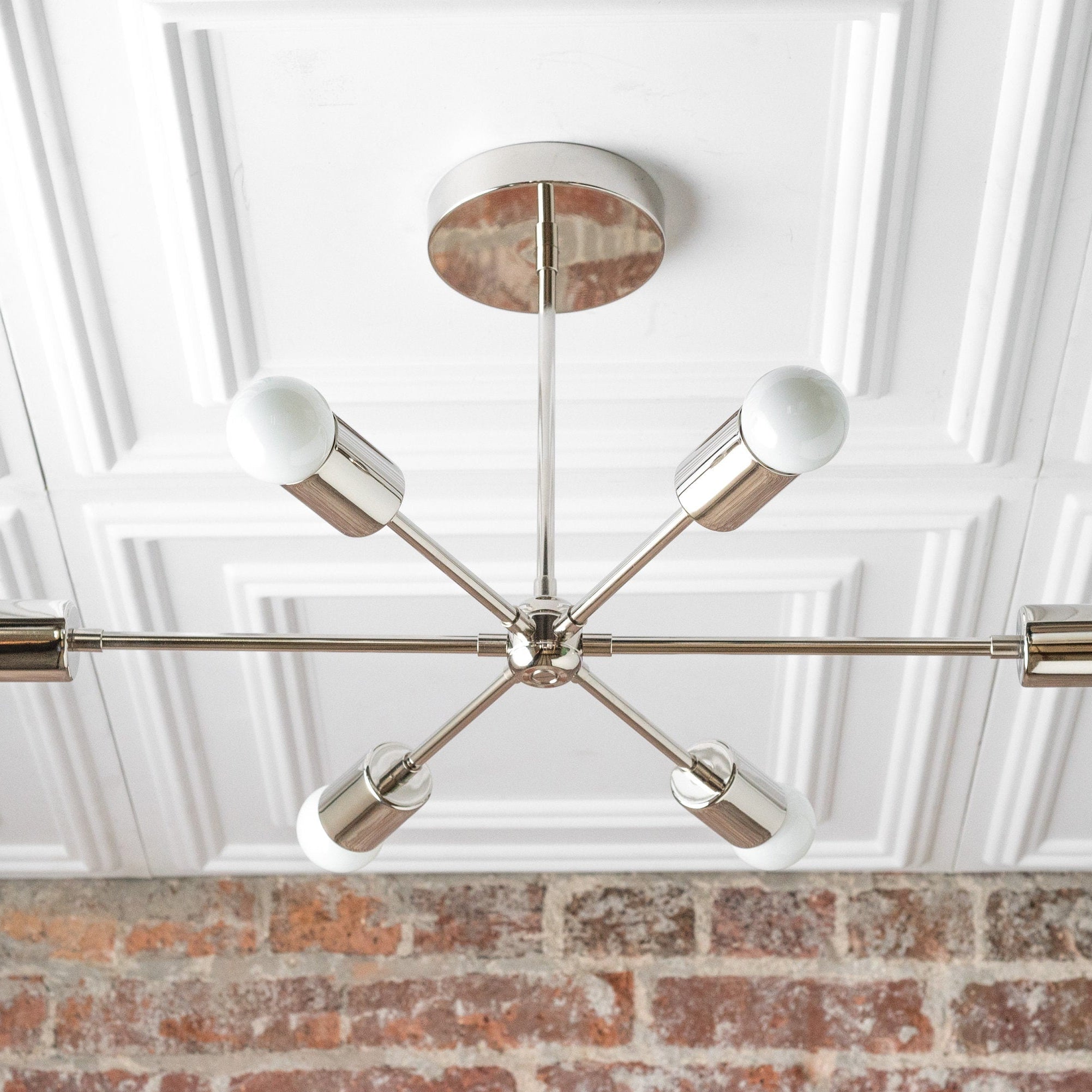 Pendelleuchte, ideal für Loft- oder Mid-Century-Interieurs