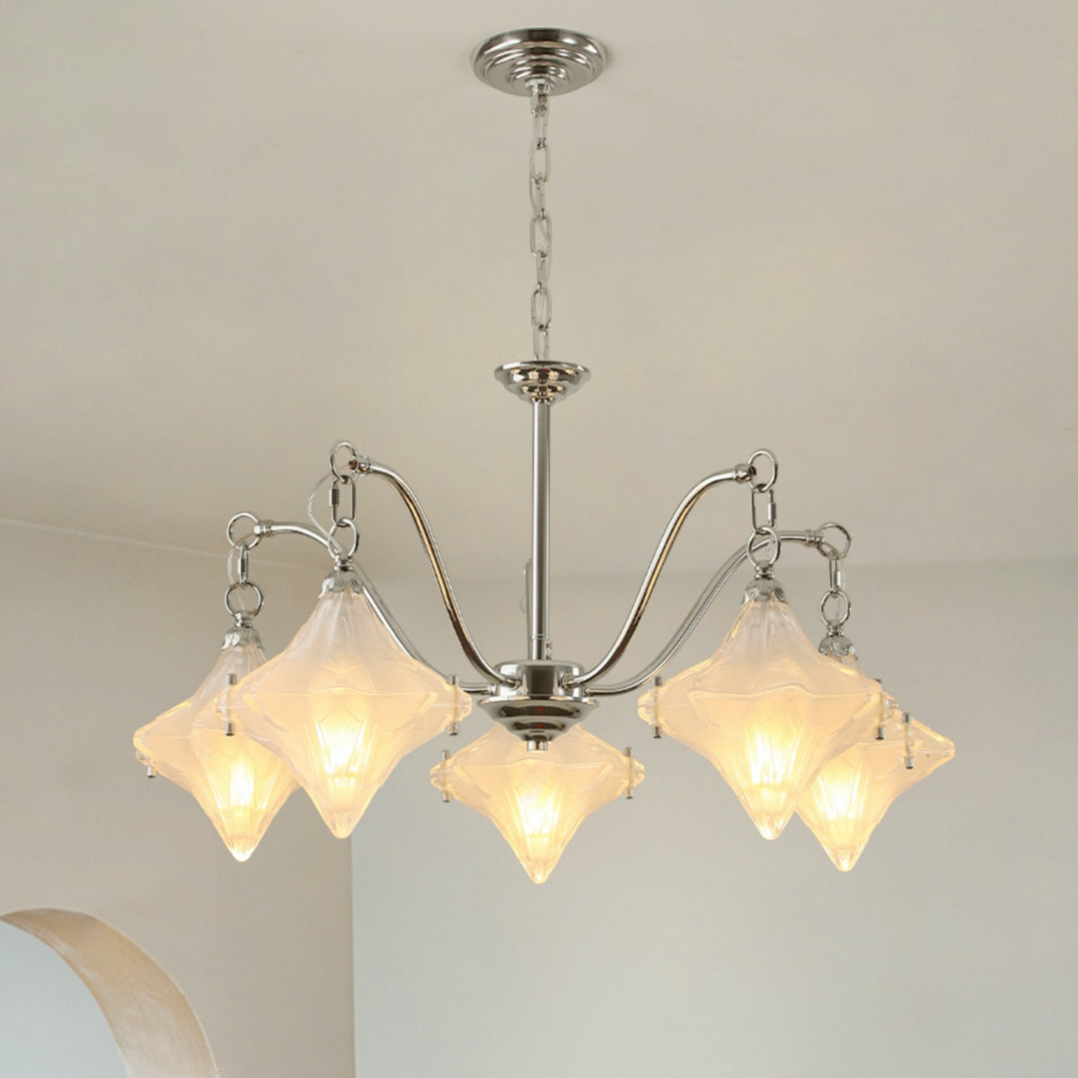 Art Deco Stern Kronleuchter Milchglas, ideal für hohe Decken