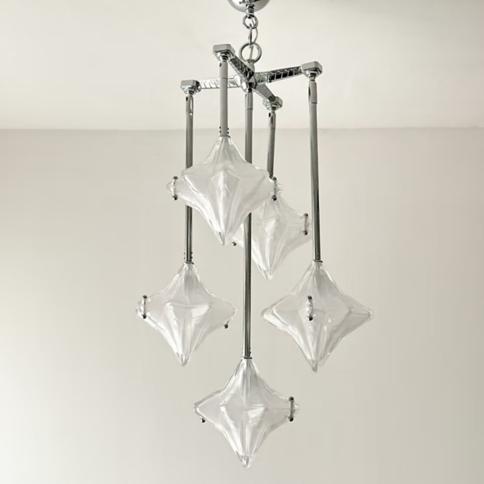 Art Deco Stern Kronleuchter Milchglas, Design inspiriert von Genet Michion
