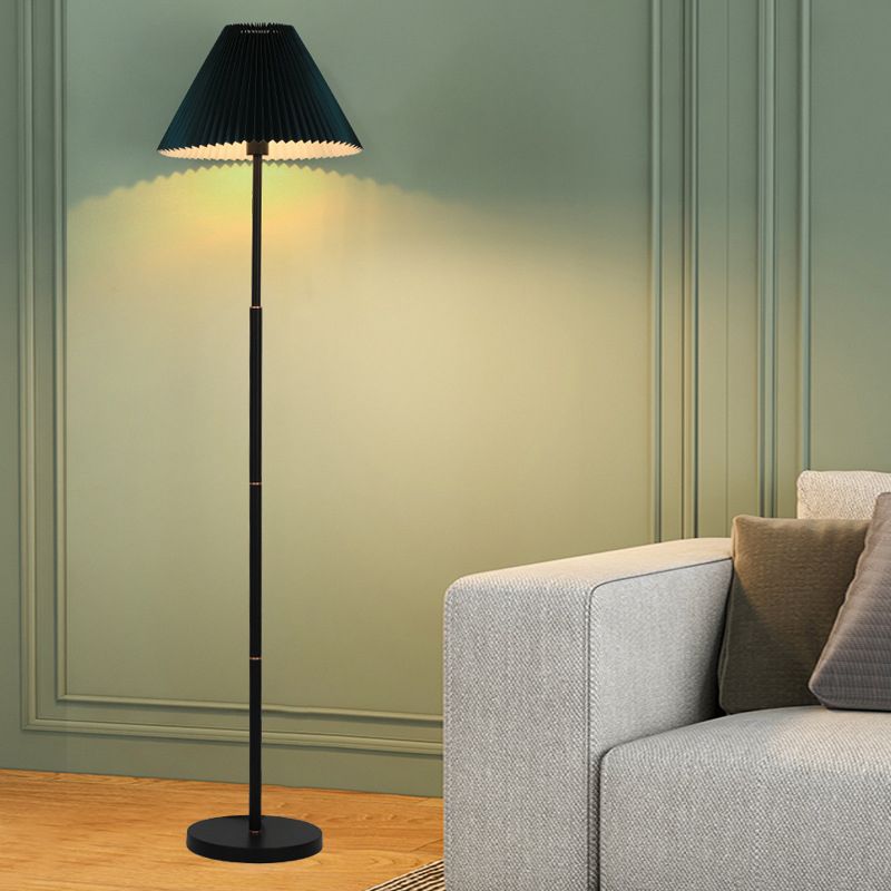 Muto Modern Stehleuchte Weiß/Grün/Aprikose, Wohnzimmer, Metall