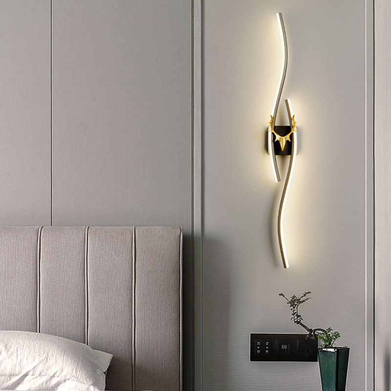 Arisha Modern Linear LED Wandleuchte Schwarz/Gold Innen Metall Dimmbar