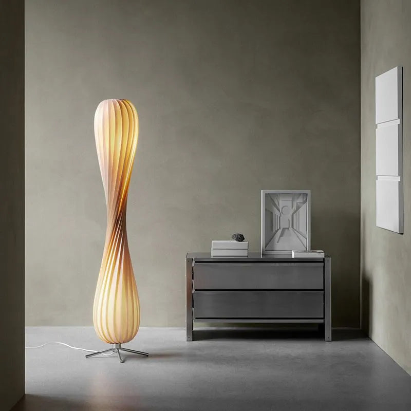 Muto Modern Stehleuchte, Holzfarbe, Wohnzimmer, Holz