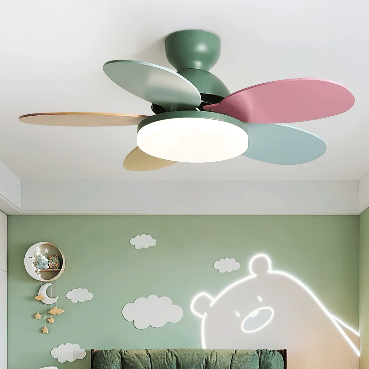 Liora Deckenventilator mit Beleuchtung für Kinderzimmer in einer Kinderzimmerumgebung