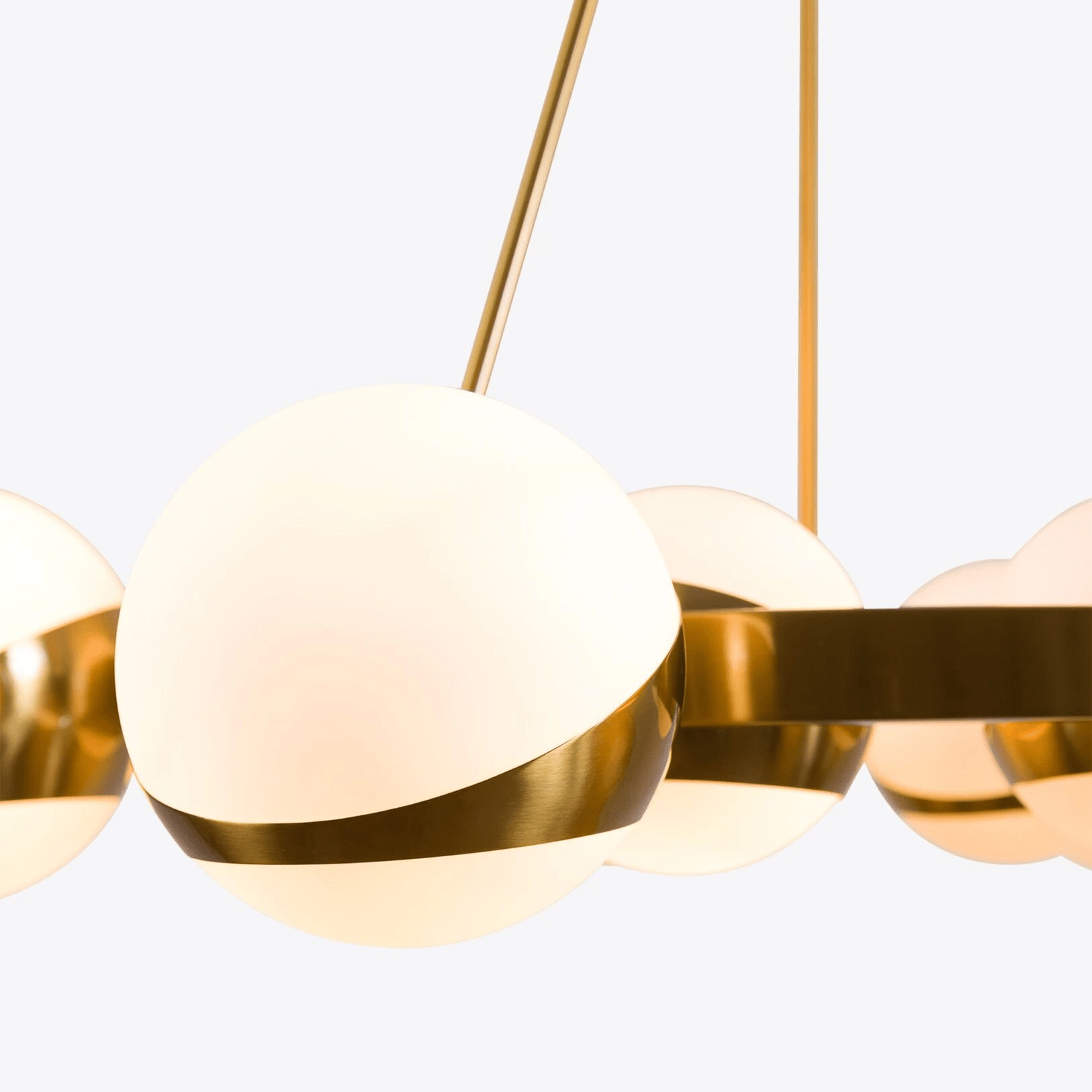 Lumina Kugelförmiger Moderner Kronleuchter aus Messing-Letslighting