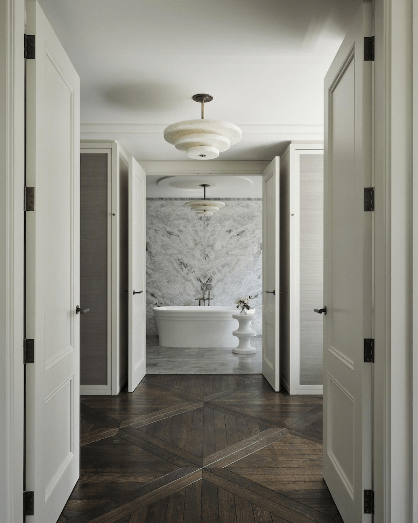 Liora Minimalist Alabaster Pendant Light Chandelier - Neutralighting