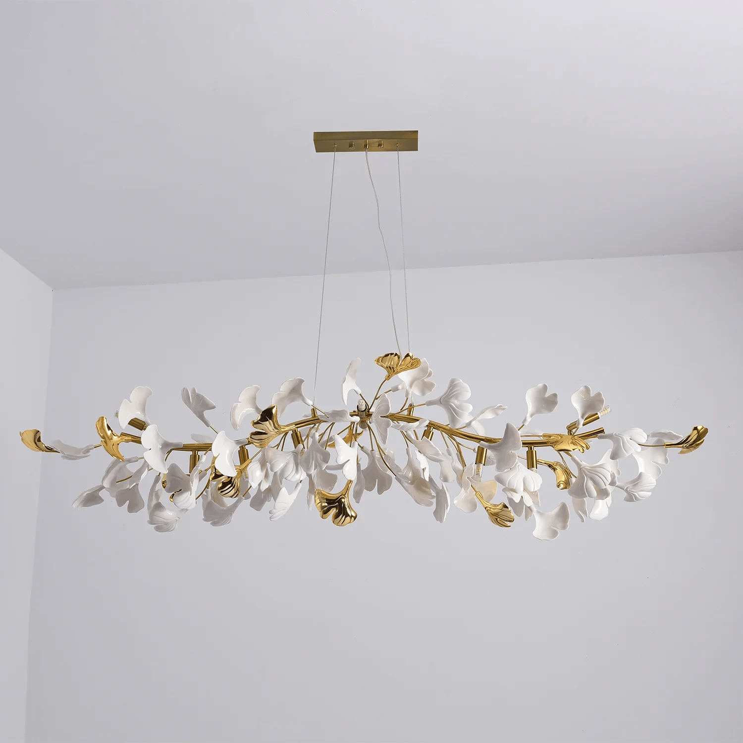 Olivia Linearer Kronleuchter aus Keramik mit Gingko-Muster-Letslighting