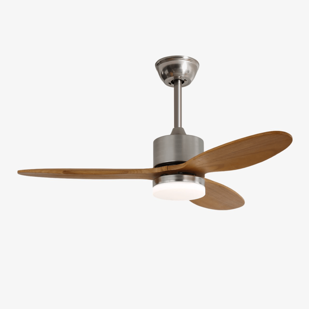 HushGlow Deckenventilatorleuchte mit Holzflügeln und gebürstetem Silber-Finish.