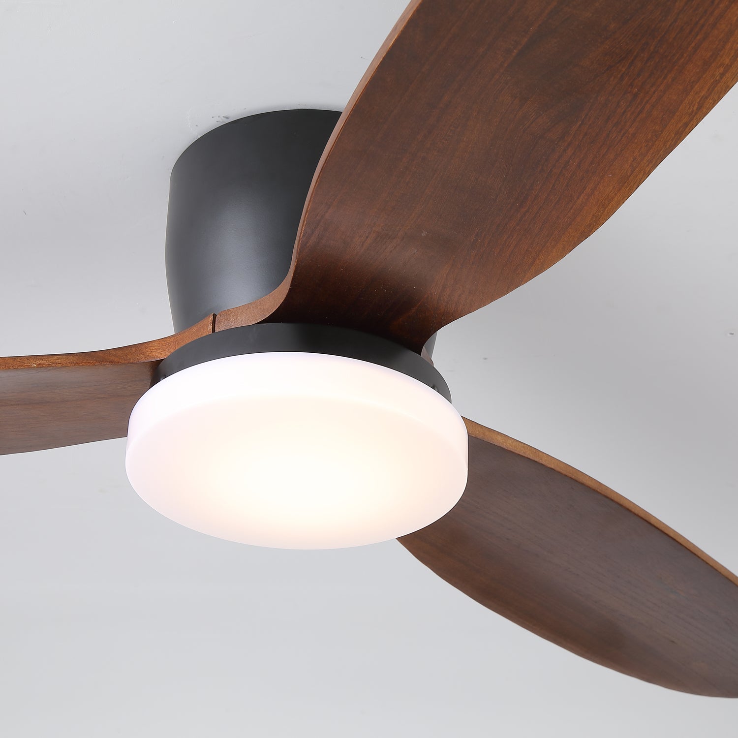 Athyrs Deckenventilator mit Beleuchtung mit Fernbedienung