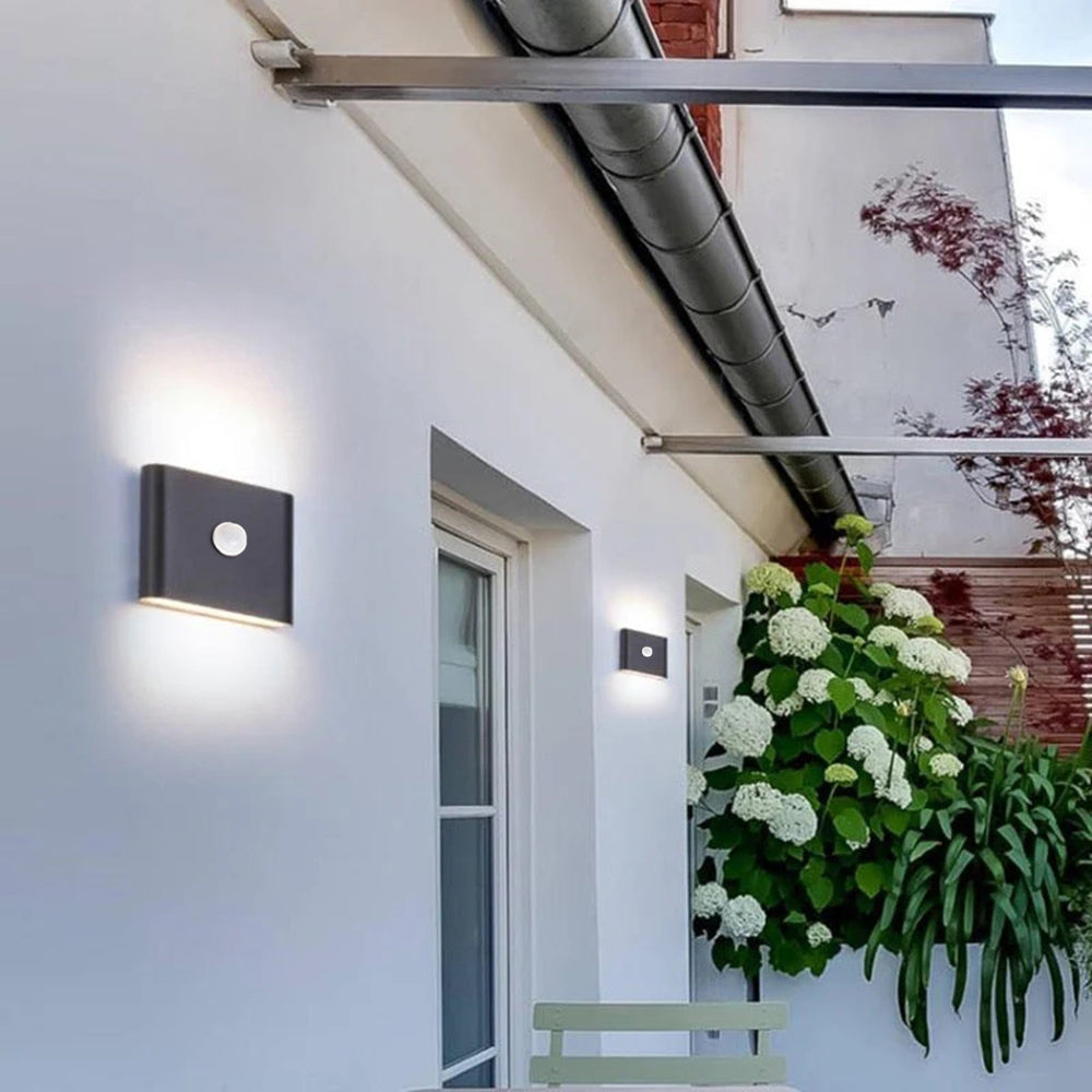 Ray Modern Wasserdichte LED Wandleuchte Rechteckig Innen/Außen Weiß/Schwarz Metall