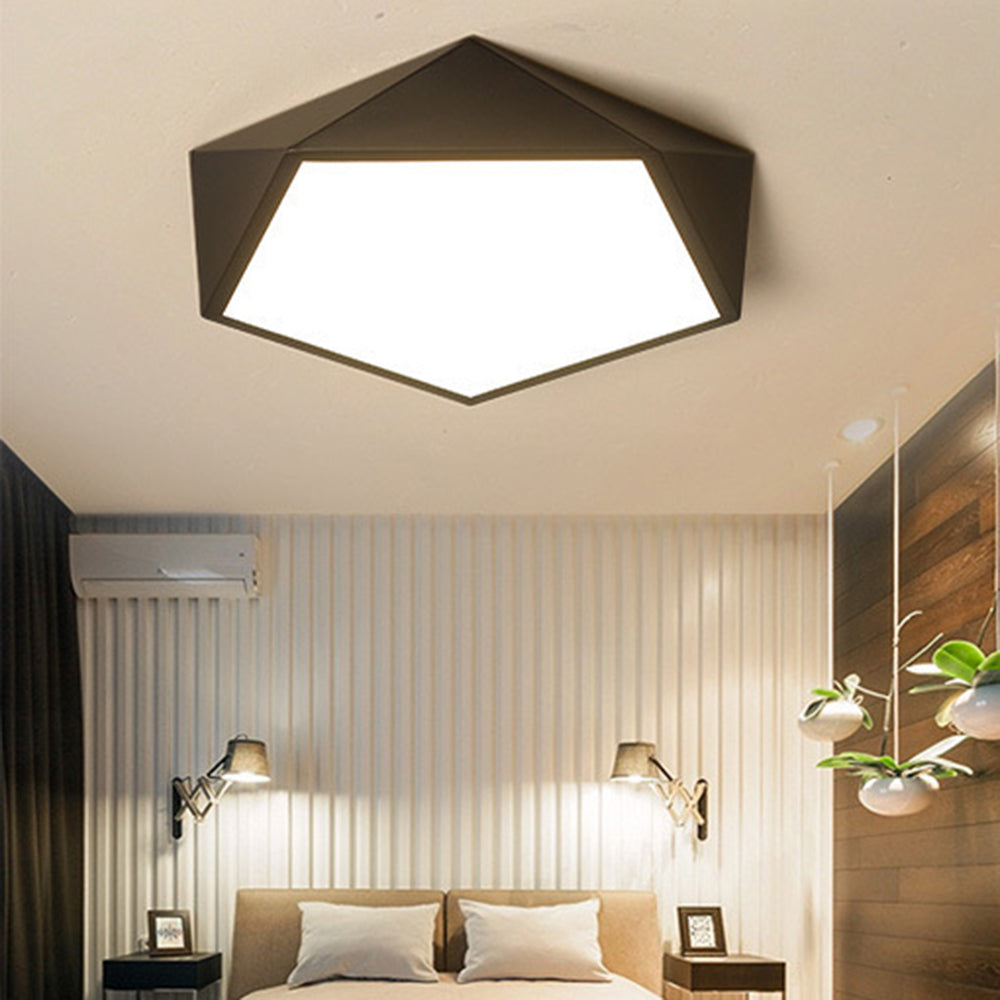 Arisha Pentagon Moderne Metall-Deckenleuchte, Weiß/Schwarz-Letslighting