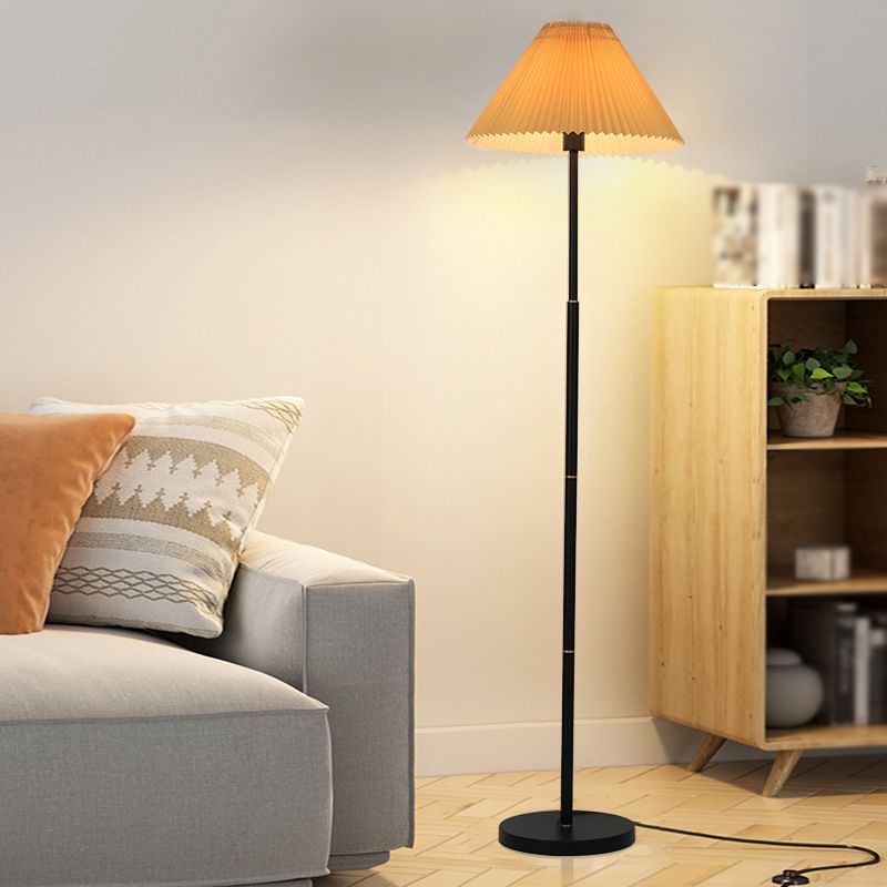 Muto Modern Stehleuchte Weiß/Grün/Aprikose, Wohnzimmer, Metall