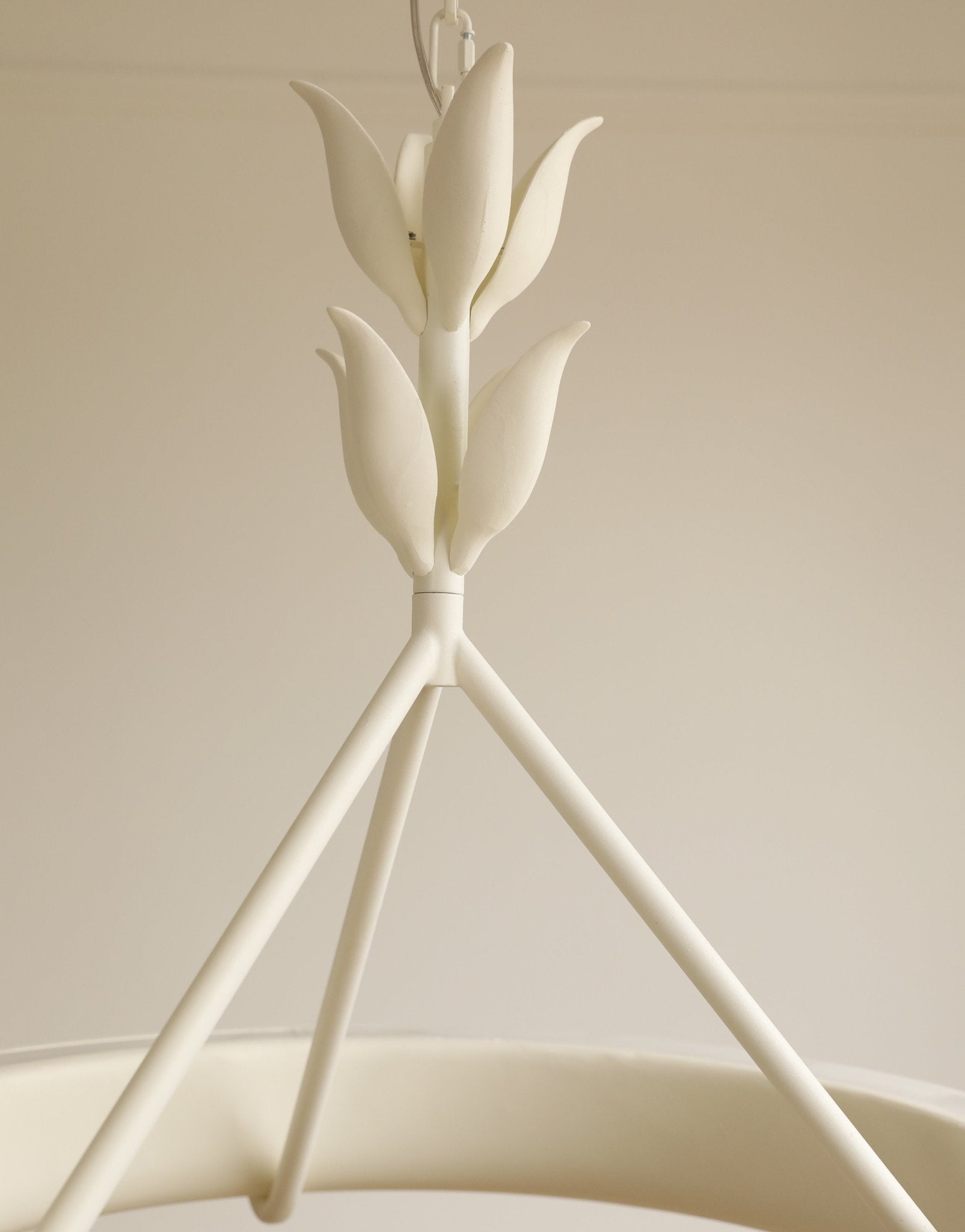 Lustra Kronleuchter Gips Weiß Floral Minimalistisch-Letslighting