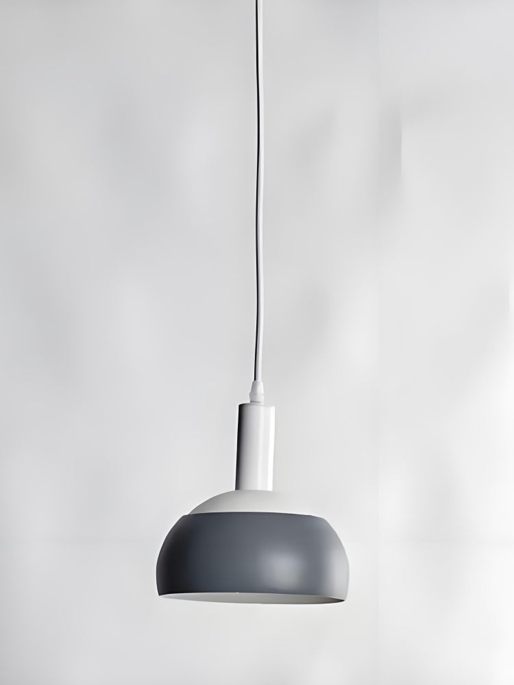 Pendelleuchte aus Metall, Detailansicht