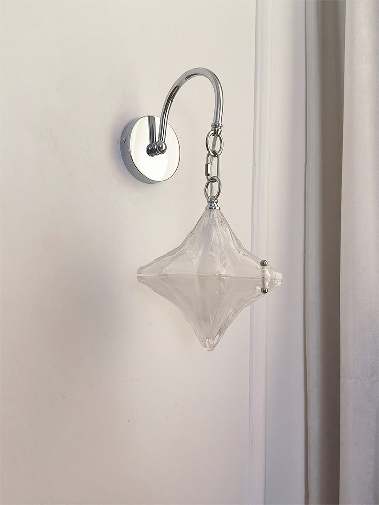 Größenvergleich der Wandleuchte (∅ 20 cm x H 42 cm)