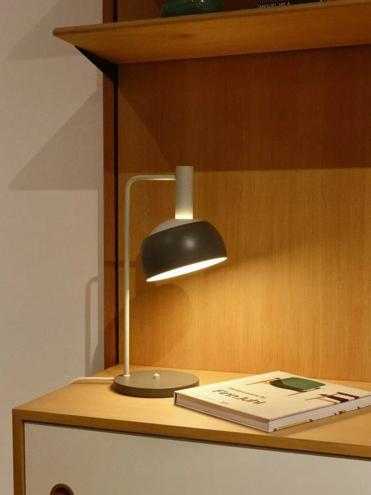 Verstellbare Tischlampe für Lesen und Arbeiten