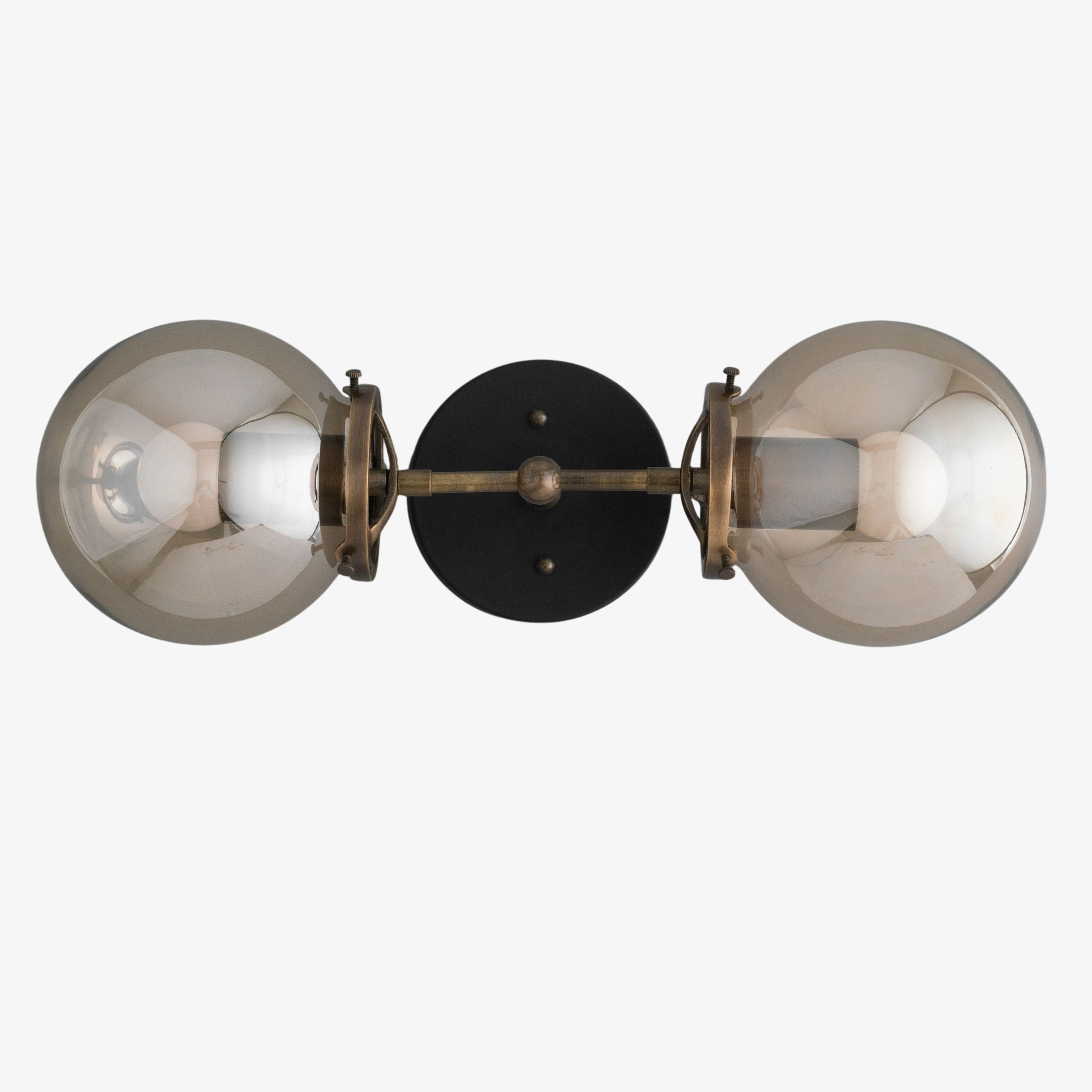 Lumio Globe Minimalistische Wandleuchte aus Glas und Metall – Badezimmerbeleuchtung