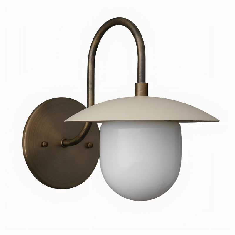 Curva Metall-Wandleuchte aus gewölbtem Messing – elegante Metallleuchte für moderne Innenräume