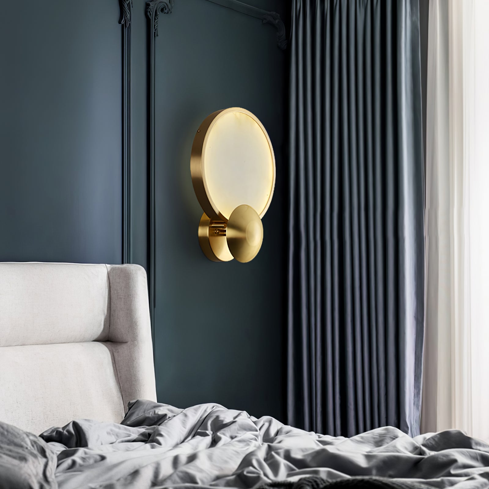 Sol Alabaster Brass Wall Light - Neutralighting