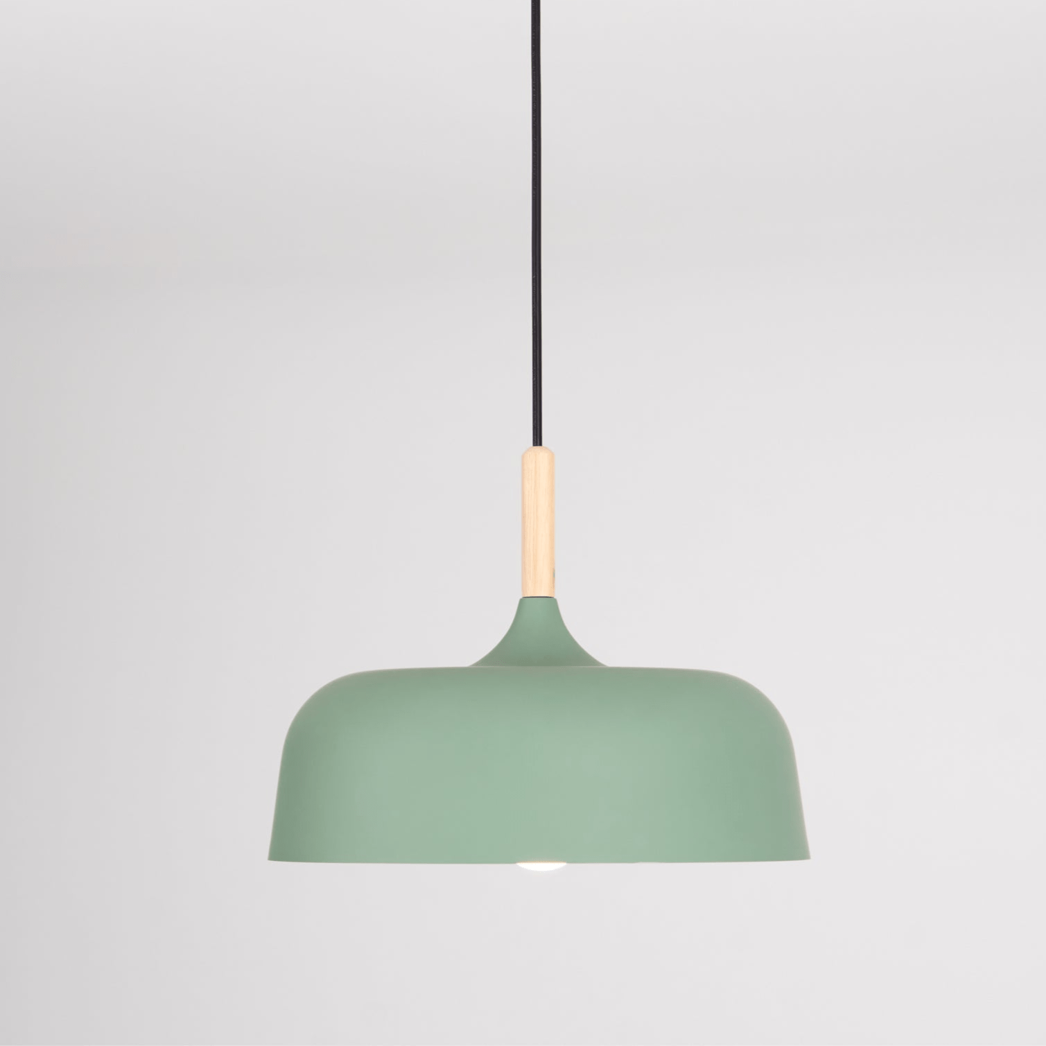 Lustra Pendelleuchte Weiß Schirm Holz-Letslighting