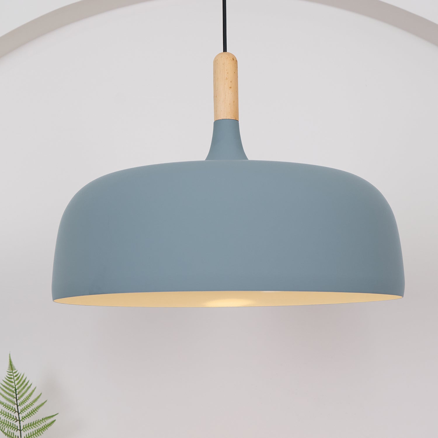 Lustra Pendelleuchte Weiß Schirm Holz-Letslighting