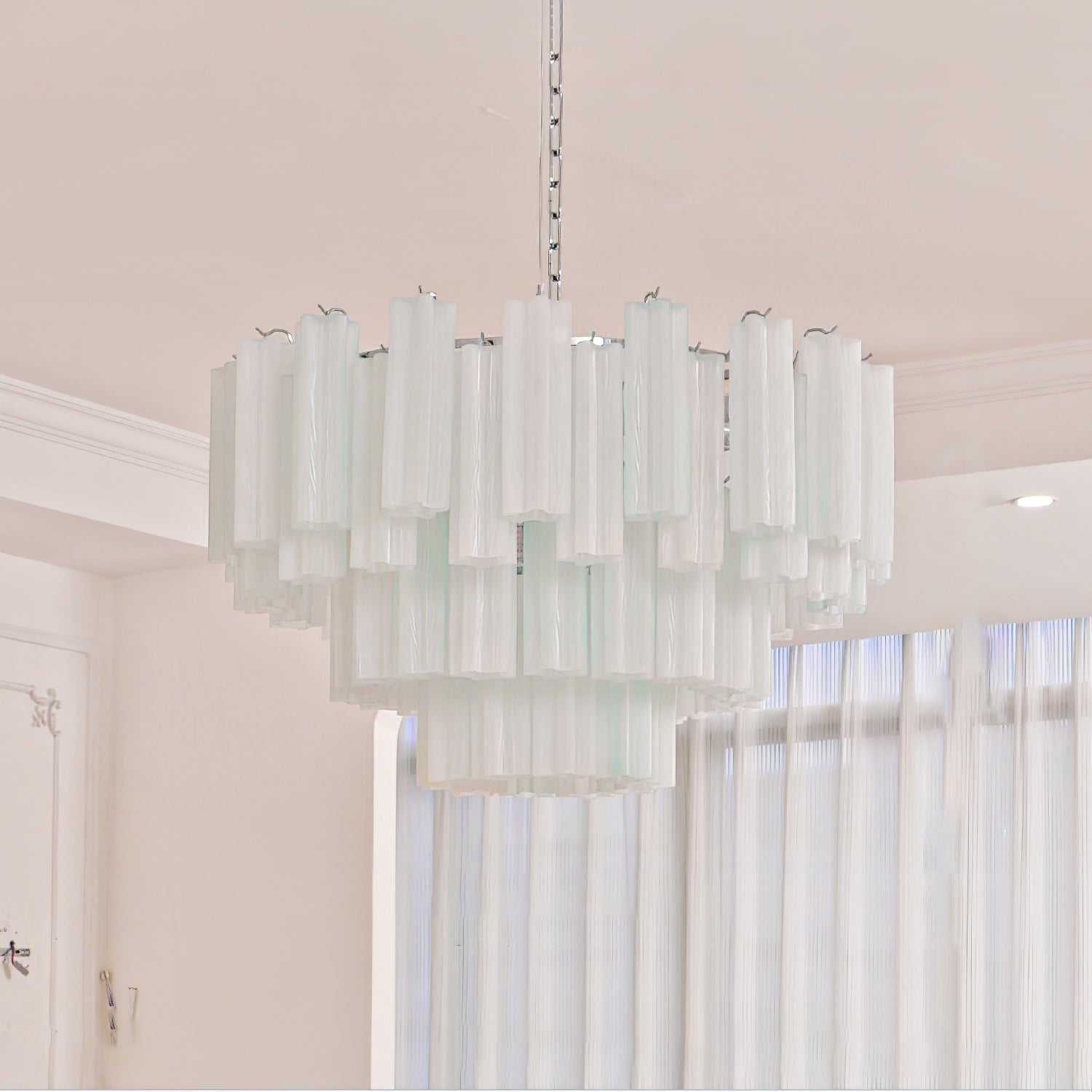 Aurora Chandelier White Layered Tube - Blowlighting