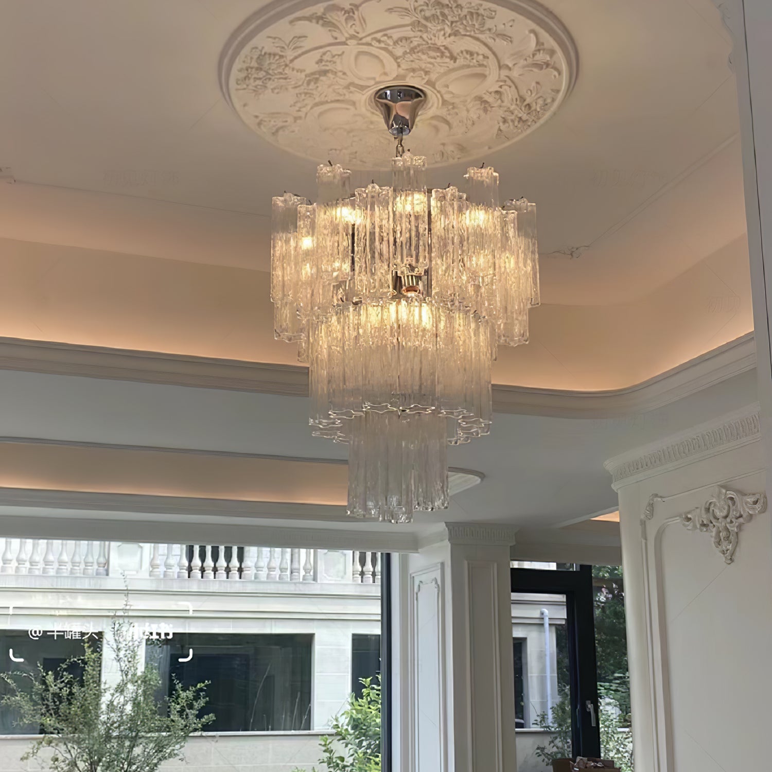 Aurora Chandelier White Layered Tube - Blowlighting