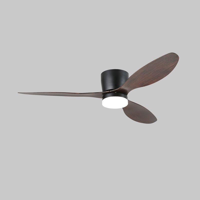 Knox Deckenventilator-Leuchte, die einen leisen Betrieb demonstriert.