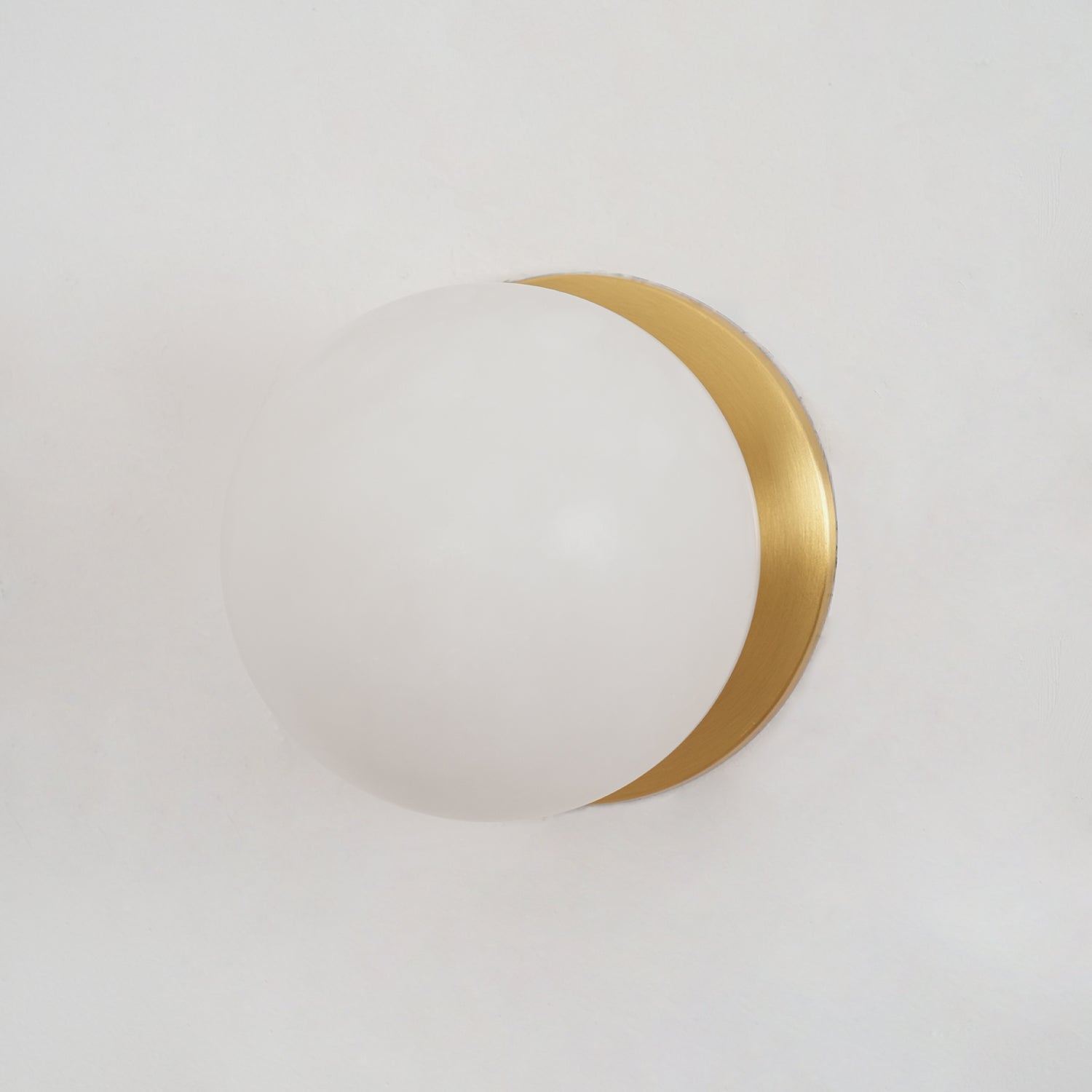 Lynq Mini-Kugel-Alabaster-Wandleuchte