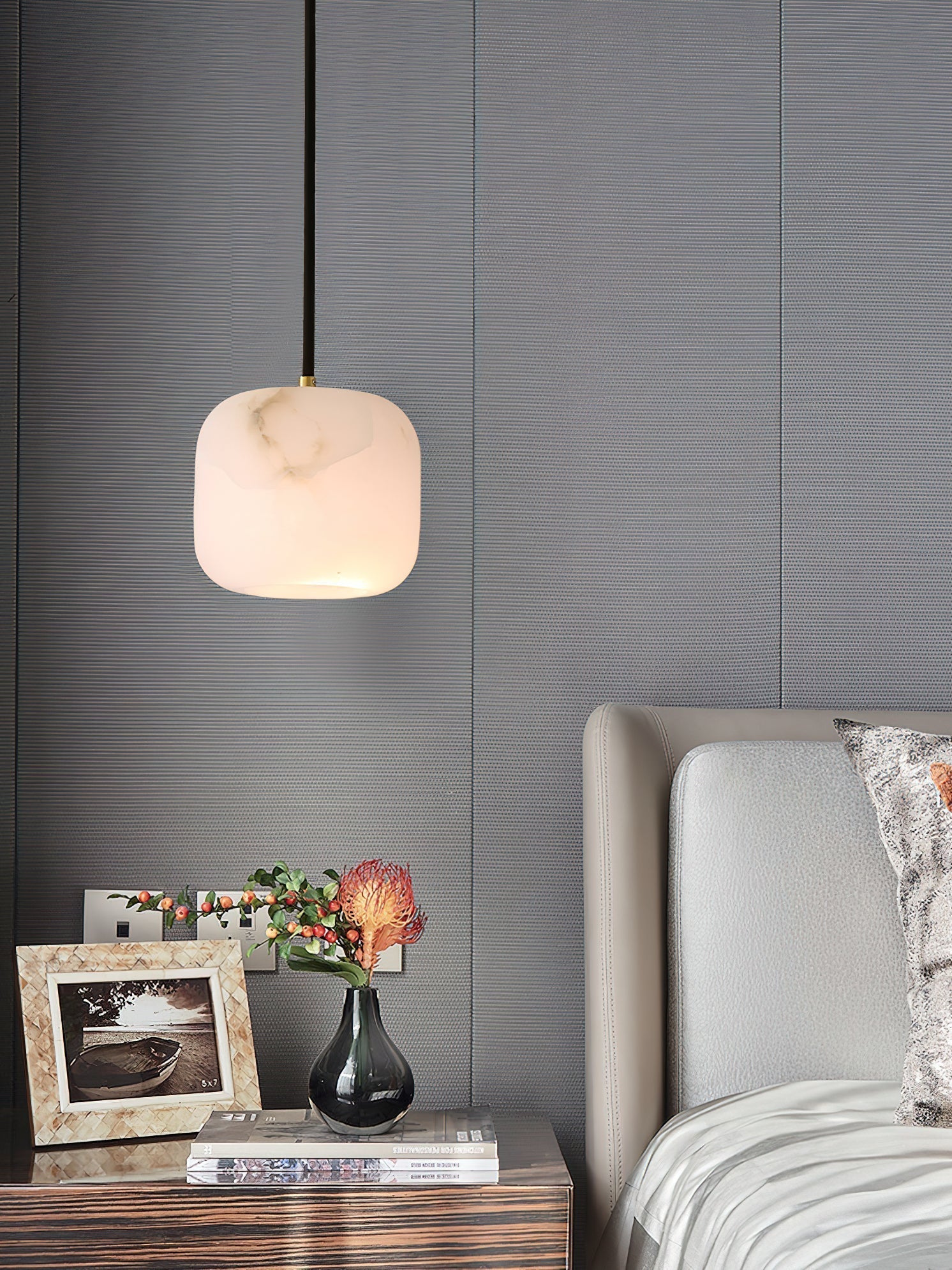 Ildvuvyd Minimalist Bedside Brass Pendant Light - Letslighting
