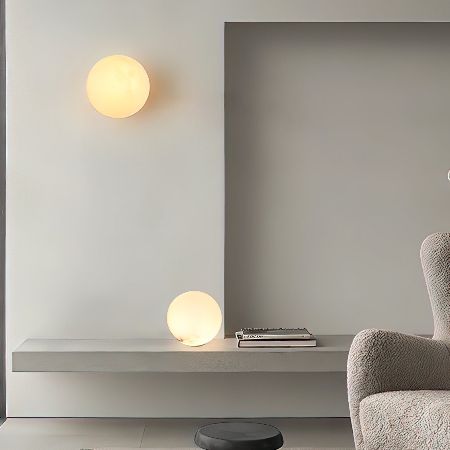 Vevinir Alabaster Globe Wall Light - Neutralighting