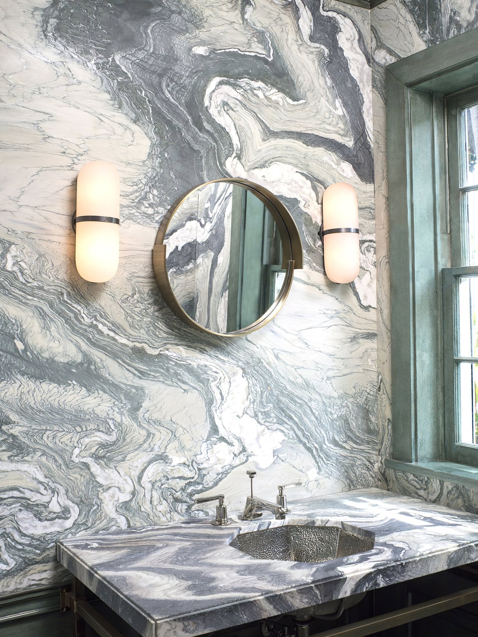 Vitheion Minimalist Alabaster Wall Light - Neutralighting