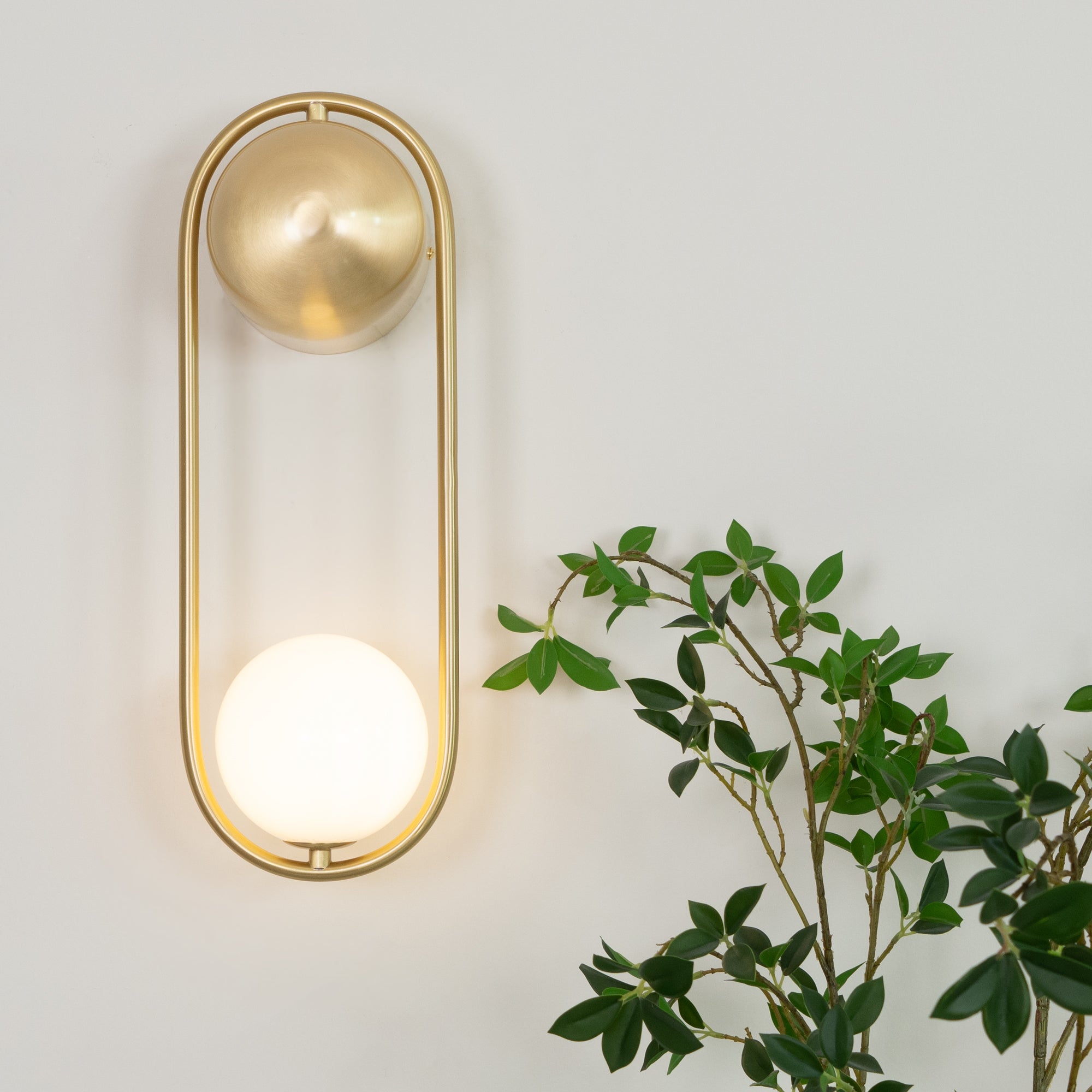 Sale Moderne Wandleuchte aus Messing-Letslighting