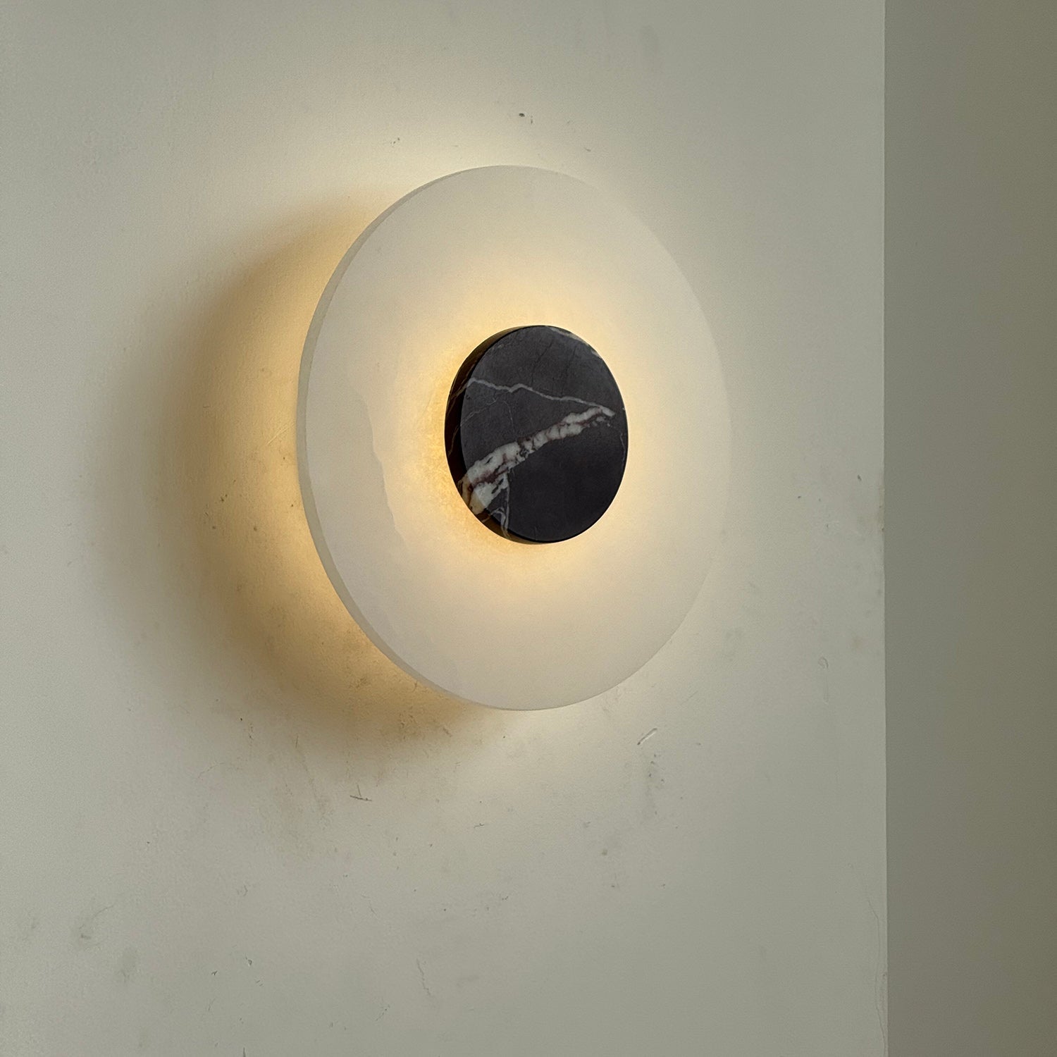 Rauduvyi Modern Minimalist Alabaster Wall Lamp - Letslighting