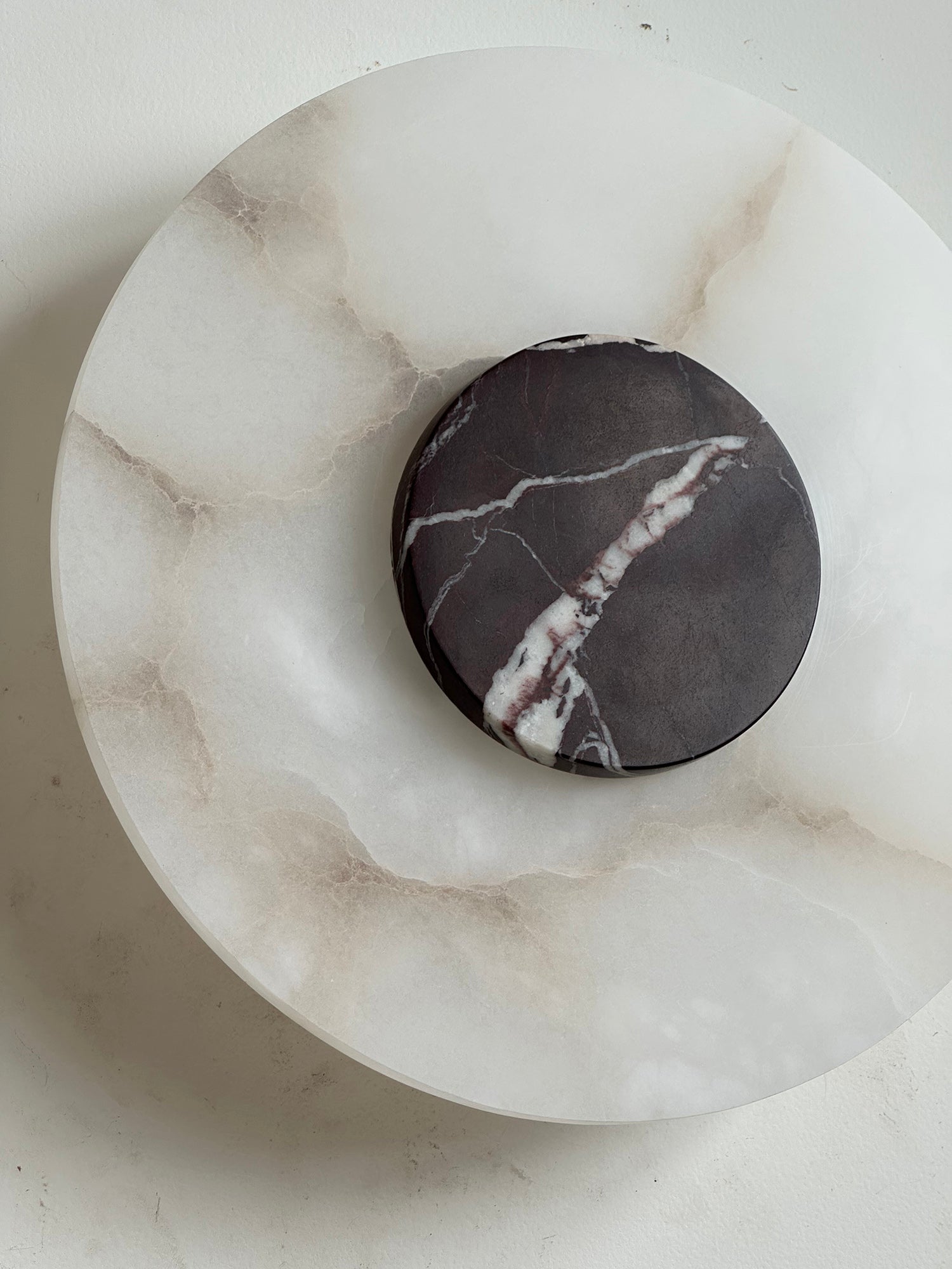 Rauduvyi Modern Minimalist Alabaster Wall Lamp - Letslighting