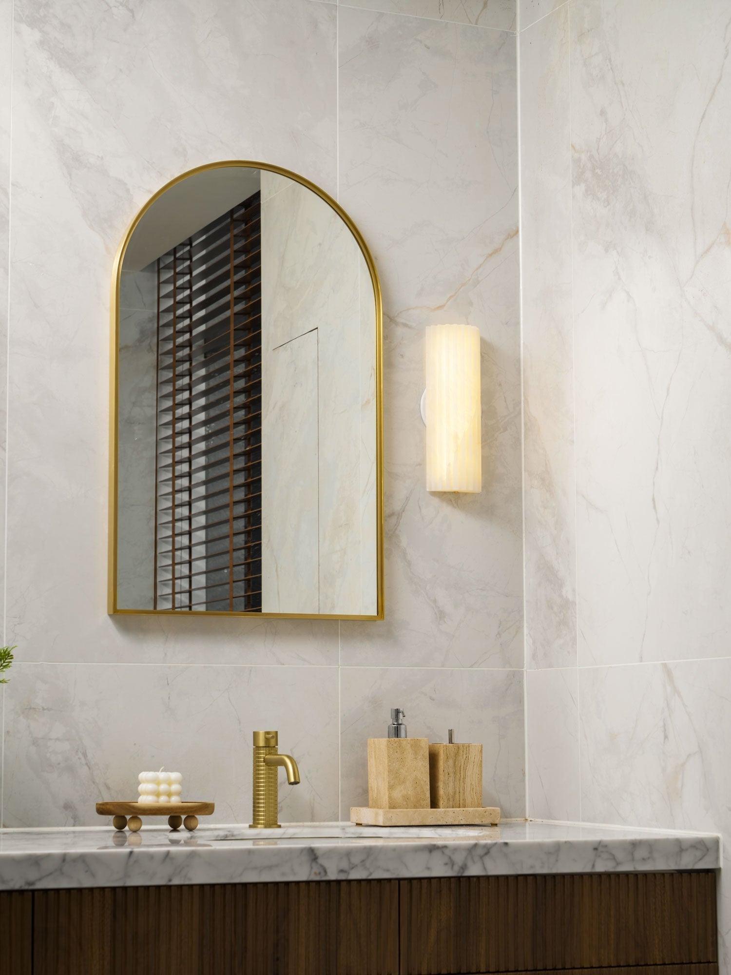 Orcarion Alabaster Wall Lamp - Neutralighting