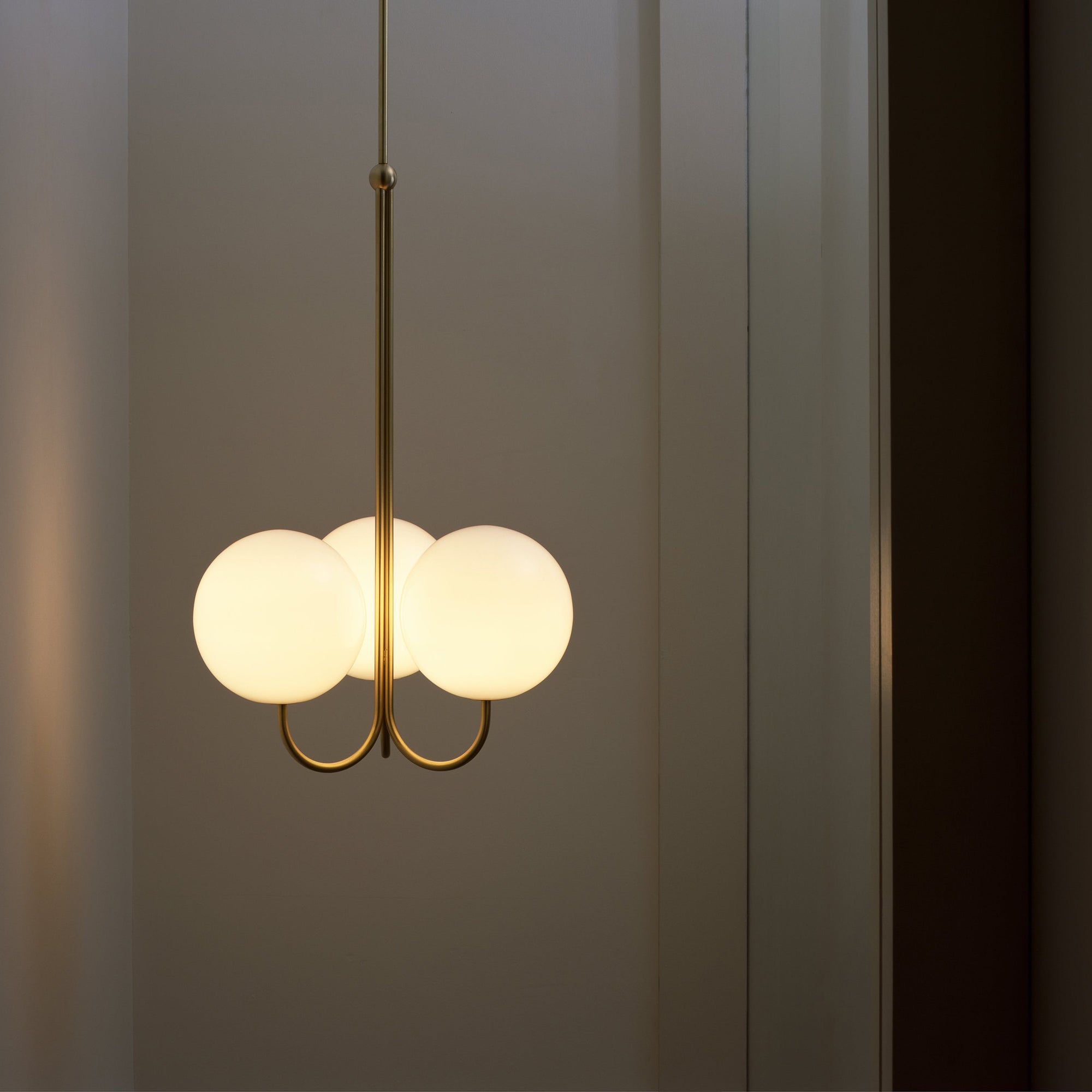 Mirelent Elegante Hängeleuchte aus Metall und Glas-Letslighting