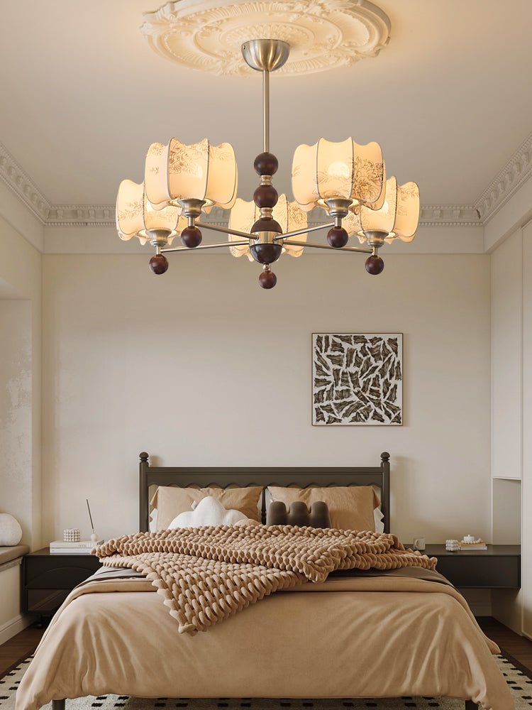 Ephaos Eleganter Vintage-Kronleuchter aus Floralem Holz-Letslighting