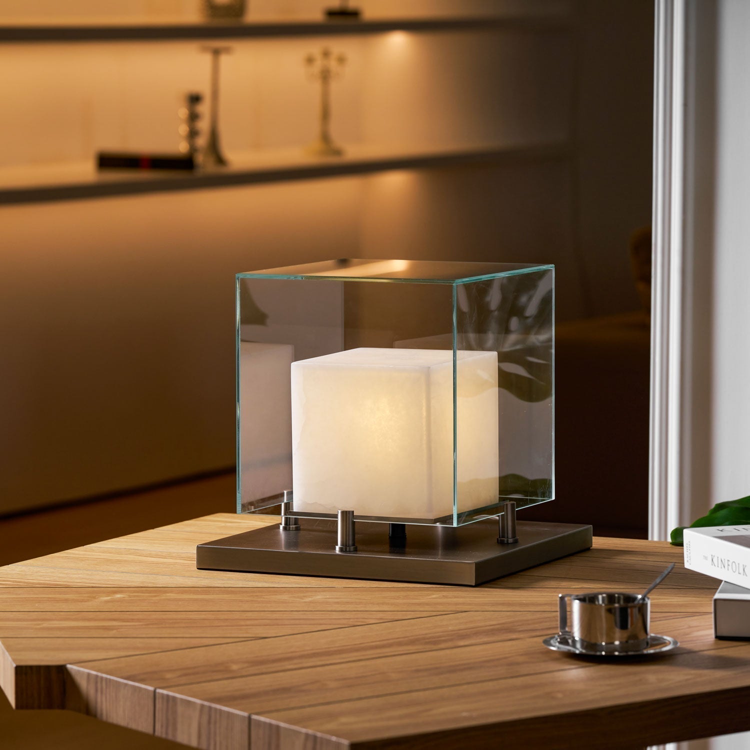 Cubo Alabaster Table Lamp - Neutralighting