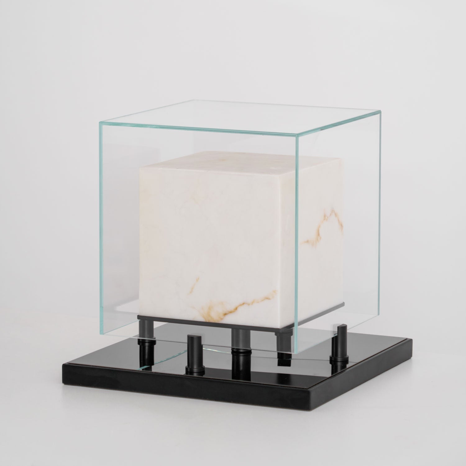 Cubo Alabaster Table Lamp - Neutralighting