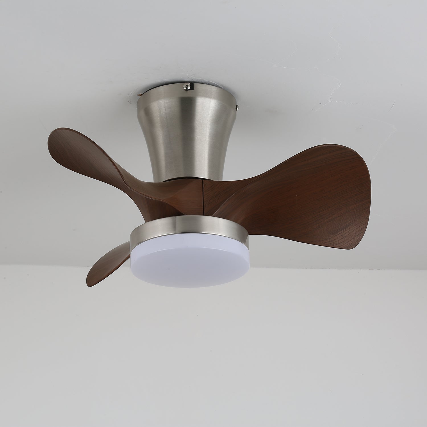 Nera Moderner Holz-Deckenventilator mit Beleuchtung, mit Metallrahmen
