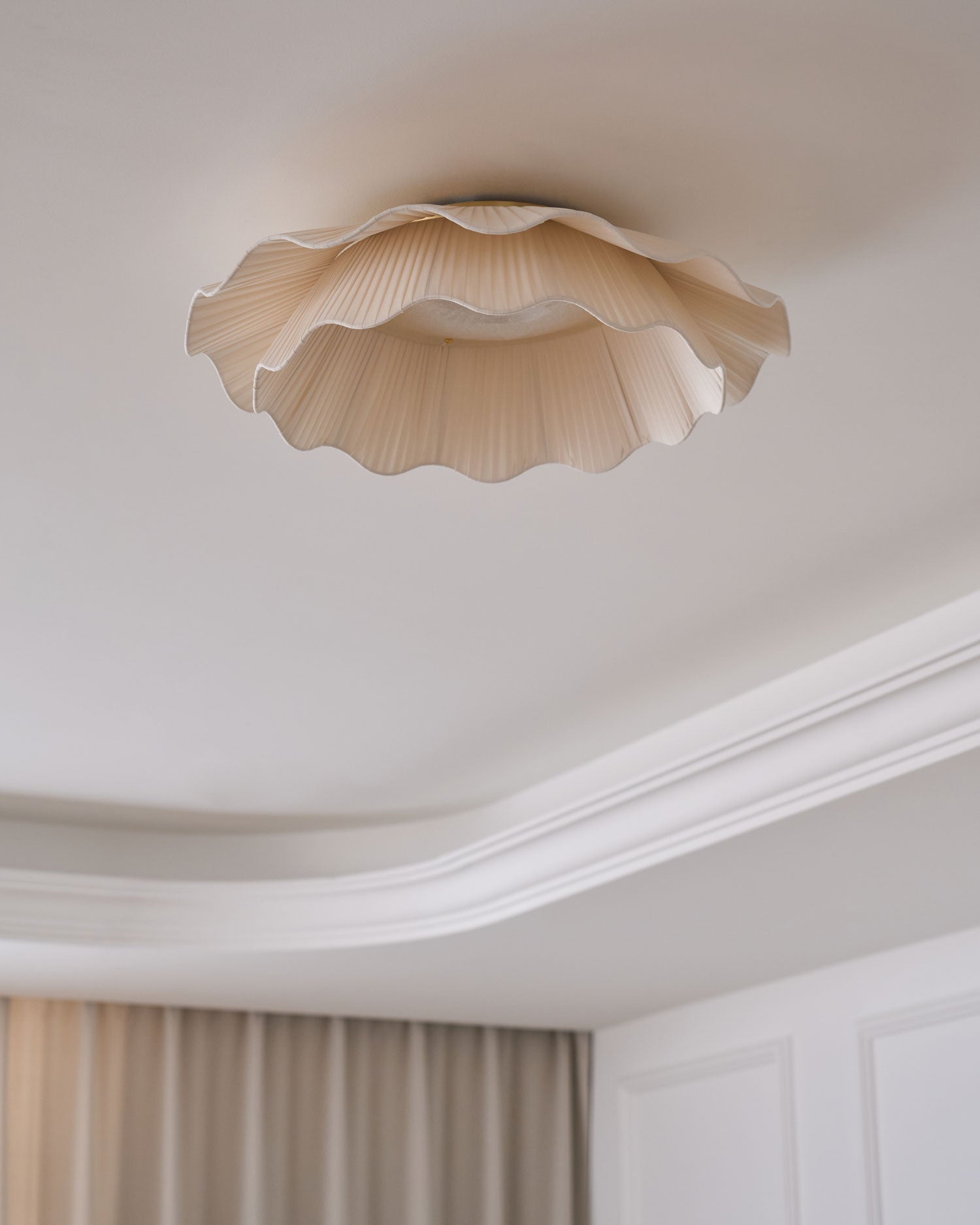 Arwen Fabric Wave Ceiling Lamp - Blowlighting