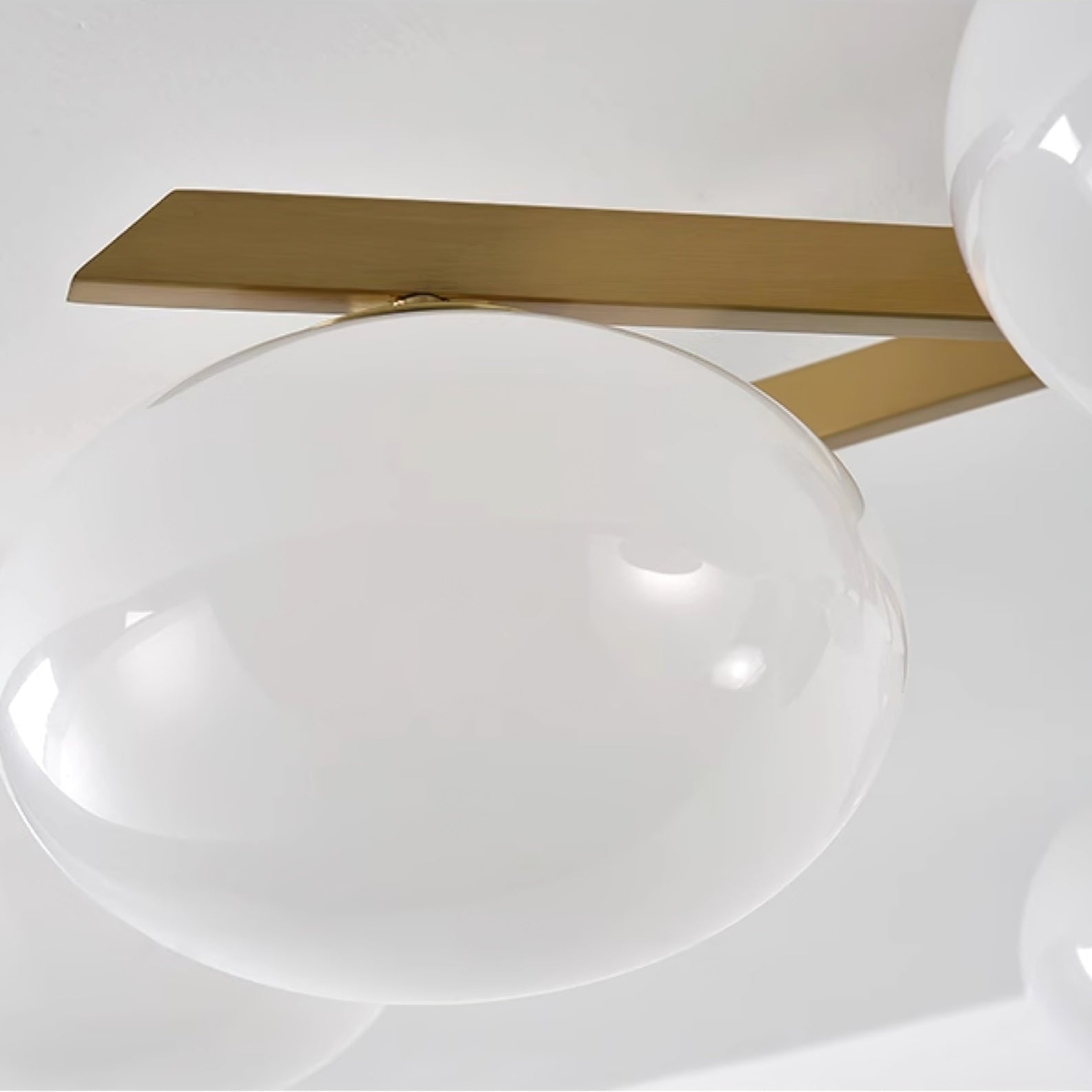 Nova Moderne Deckenleuchte aus Glas-Letslighting