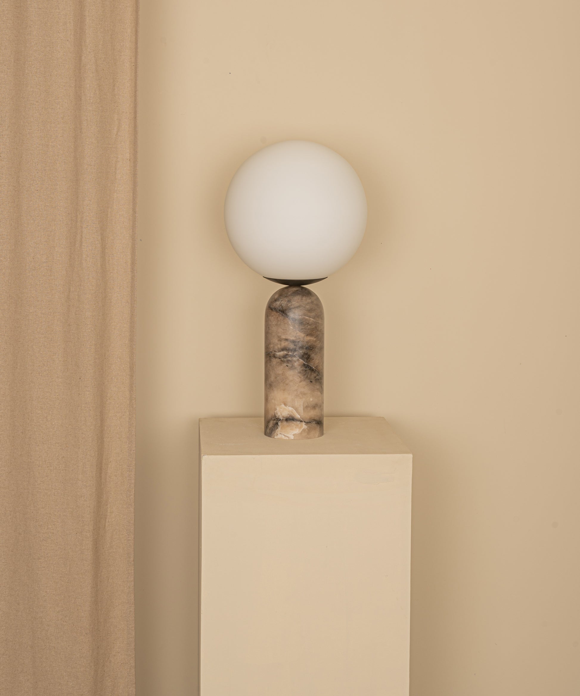 Atlas Modern Minimalistisch Alabaster Tischleuchte-Letslighting