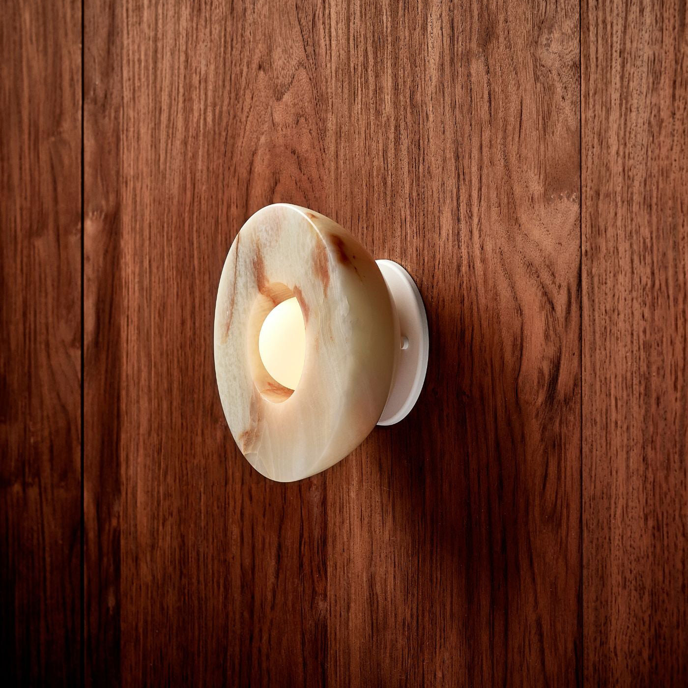 Ildvuvyo Surface Modern Minimalist Glass Metal Sconce Wall Lamp - Letslighting