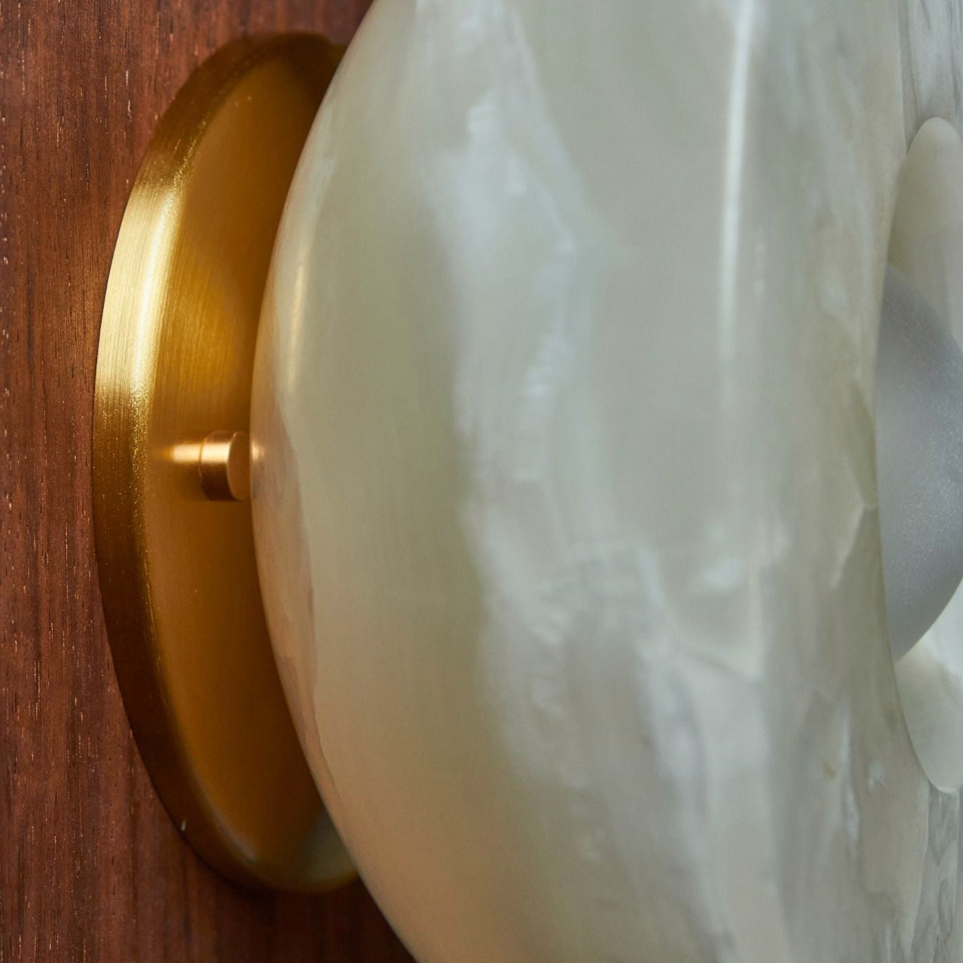 Ildvuvyo Surface Modern Minimalist Glass Metal Sconce Wall Lamp - Letslighting