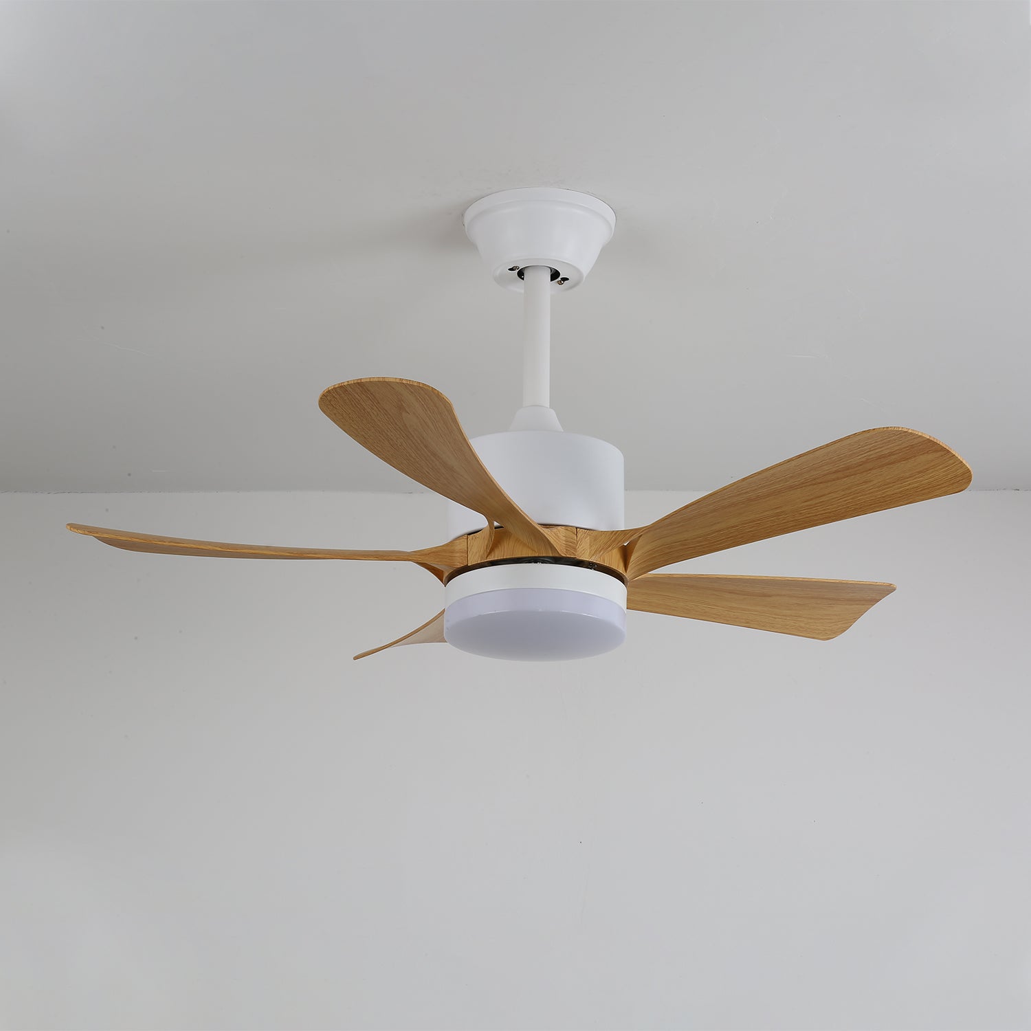 Stimmungsbeleuchtung des integrierten LED-Deckenventilators Sylven