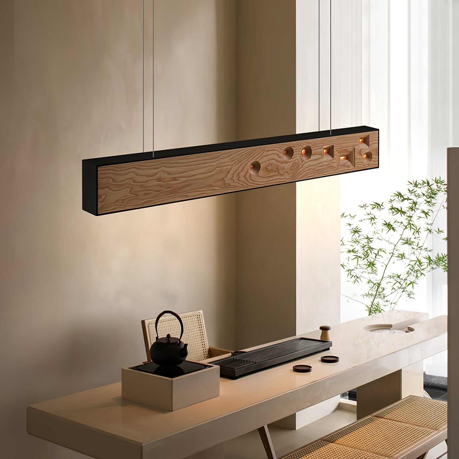 Lustra Lineare Pendelleuchte aus Holz mit Edelsteinen-Letslighting